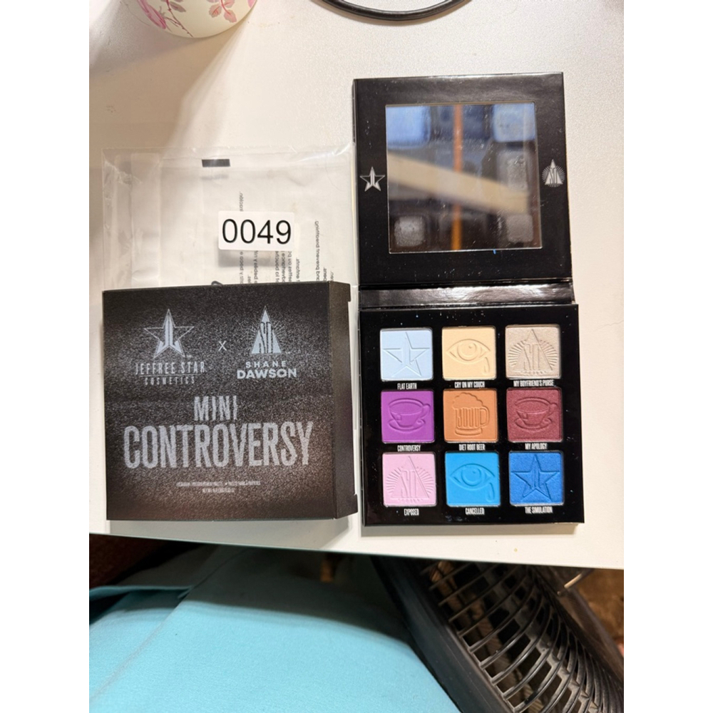 Jeffree Star Mini Controversy Eyeshadow Palette Multi-Color